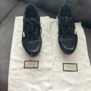 Gucci Men’s Black Sneakers Size 9.5 | Gently Worn